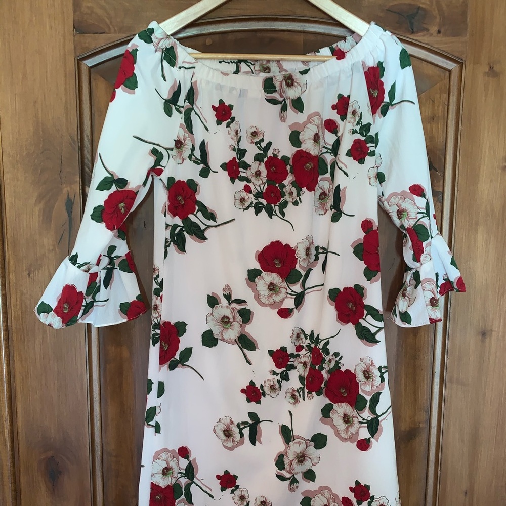 NWOT Cute Flower Pattern Shift Dress